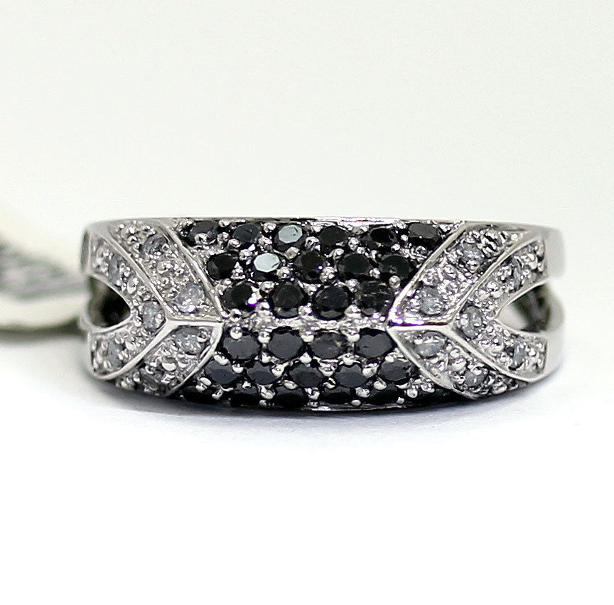 Fancy colored diamonds