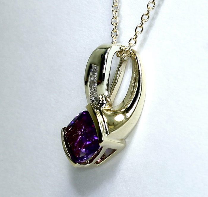 Diamond-amethyst pendant necklace