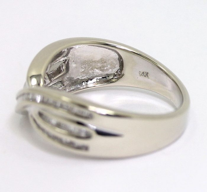 diamond-wedding-band-ring-white-gold