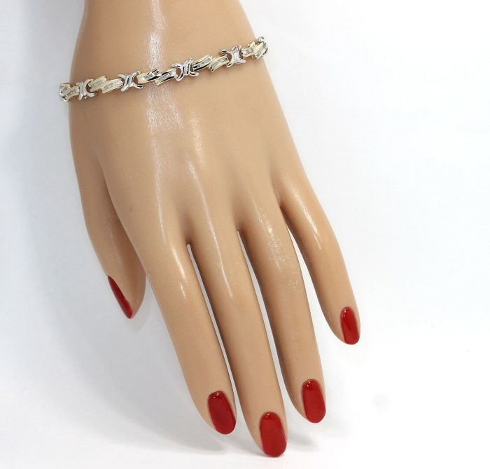 diamond-baguette-x-kiss-bracelet-white-gold